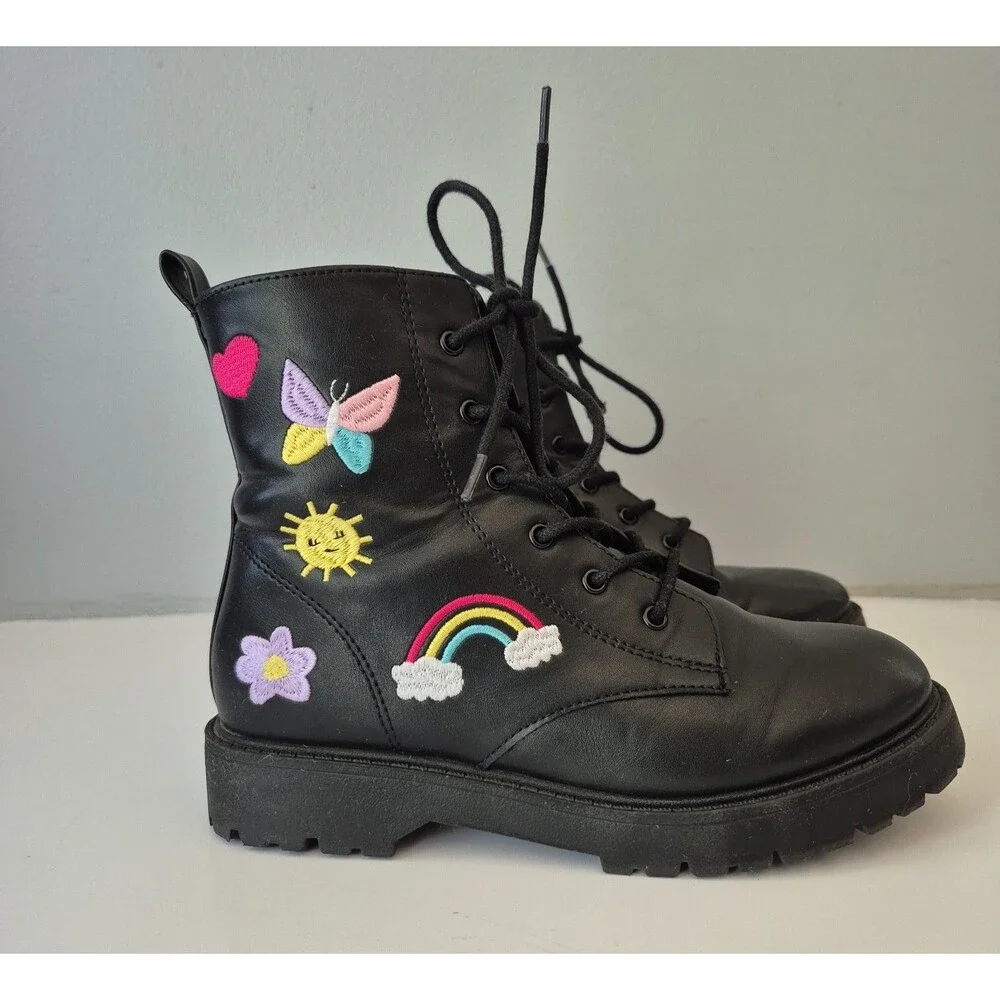 The Childrens Place Black Lace Up Combat Ankle Boots w/ Colorful Patches Girls 2